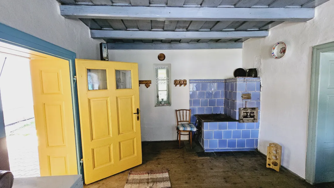 Nepálená tehla, piecky a latrína: Predaj chalupy s dušou